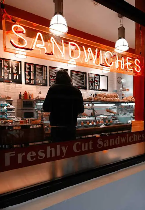 A deli that serves fresh sandwiches