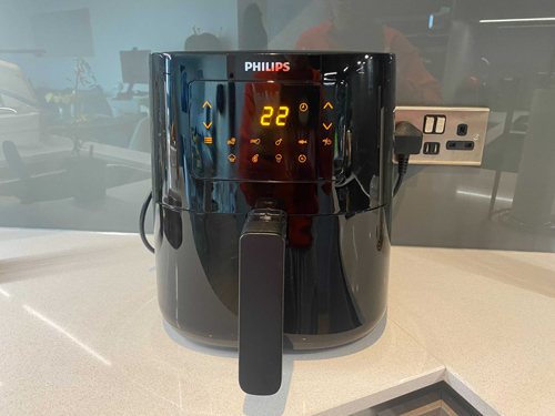 Personal image of the front of a Philips air fryer