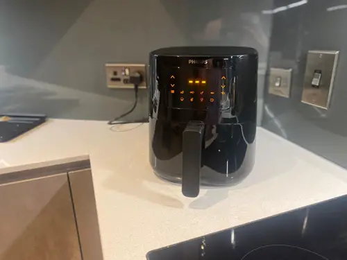 Personal image of my Philips Air Fryer on my kitchen countertop