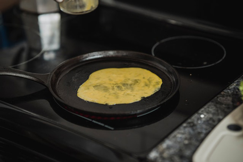 Cooking omelets on the induction cooktop
