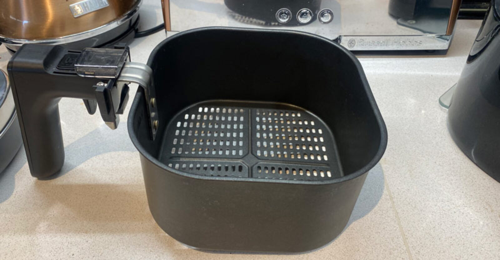 Does The Philips Air Fryer Contain Teflon? [Pros and Cons List]