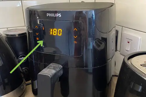 Philips air fryer with sleek, working interface